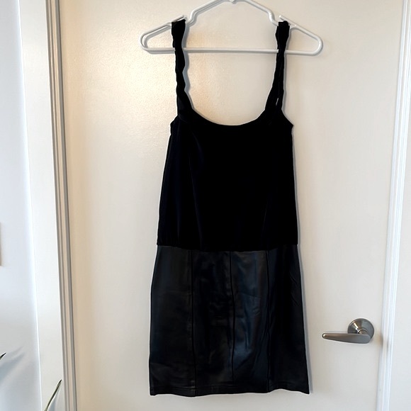 Faux leather and silk mini dress - Picture 4 of 9